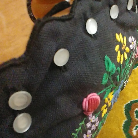 VINTAGE EMBROIDERY PURSE - Picture 5 of 5